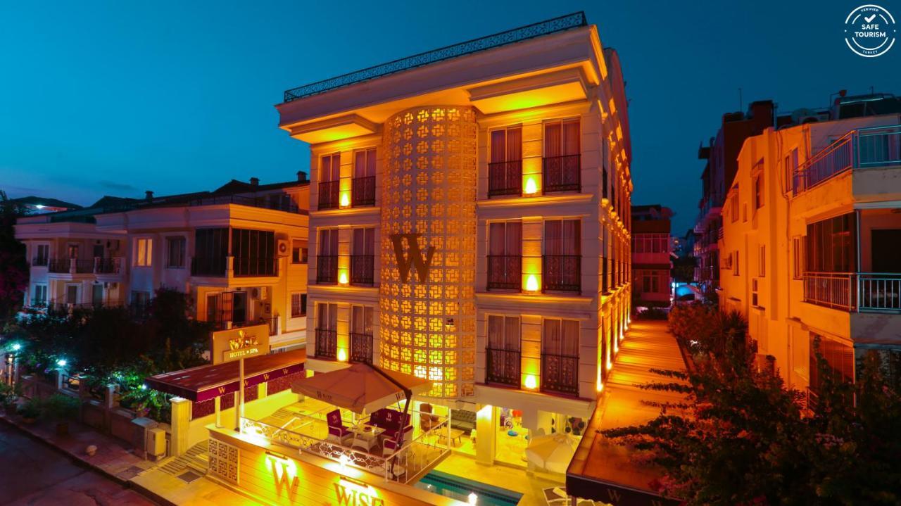 Wise & - Adults Only Otel 3*